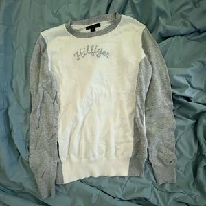 Tommy Hilfiger grey and white sweater. New w/o tags